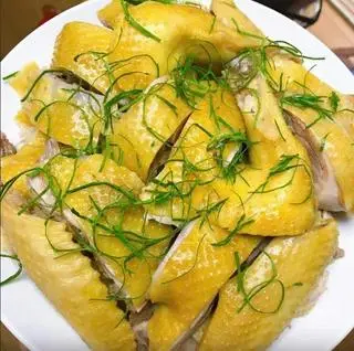 Hình ảnh Gà Chặt Nửa Con (Tặng kèm Cháo - Gỏi)