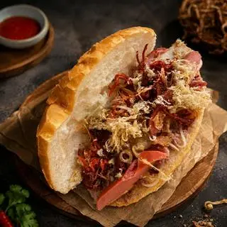 Hình ảnh Bánh Mỳ Pate Xúc Xích
