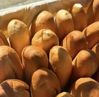 Hình ảnh Bánh mì thêm 