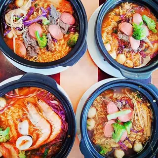 Hình ảnh Mì kim chi bò - sườn non