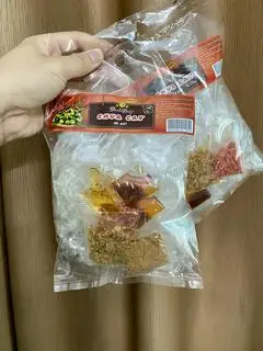 Hình ảnh Bánh Tráng Sợi Khô Vò Sa Tế Sốt Tắc Chua Cay