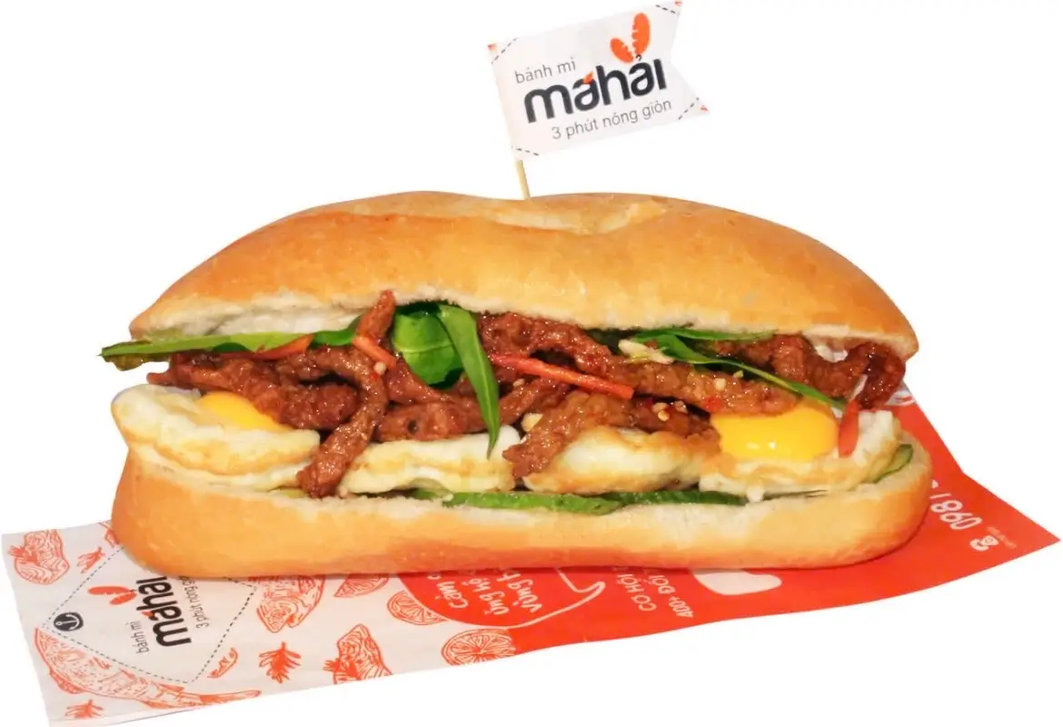 Hình ảnh Bánh mì đặc biệt chả trứng
