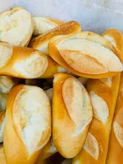 Hình ảnh Bánh mì nóng giòn
