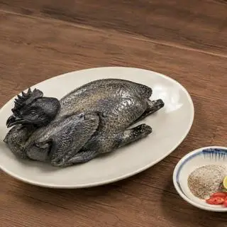 Hình ảnh Gà Ác Hấp Chín