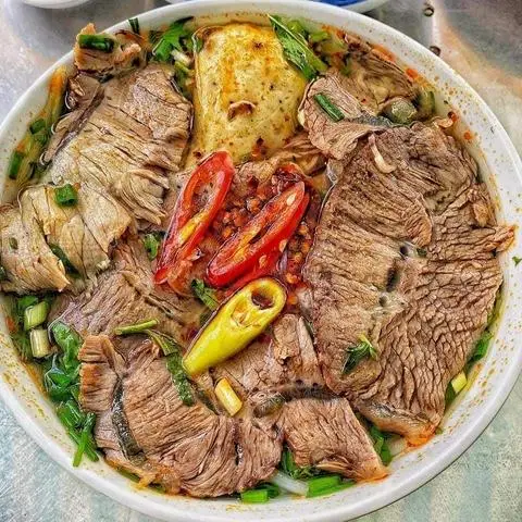 Hình ảnh Bún bò - Tái nạm 