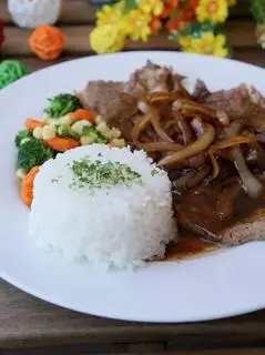Hình ảnh cơm bò xào tái lăn