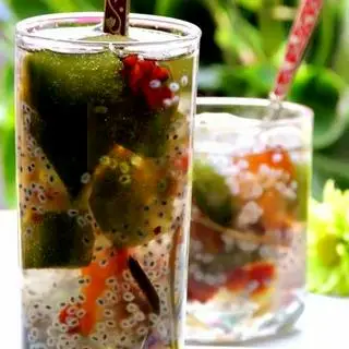 Hình ảnh Mủ gòn - sương sâm - sương sáo - sương sa - thạch dừa - hạt chia - ly 1 lít
