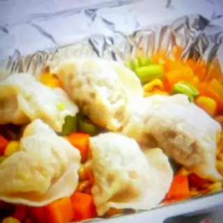 Hình ảnh Mì trộn sủi cảo - coca