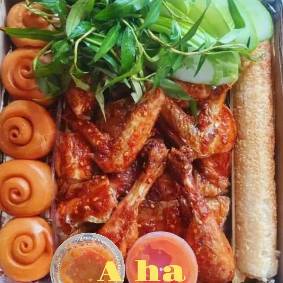 Hình ảnh 1 Gà Nướng + 1 Cơm Lam + 5 Bánh Bao