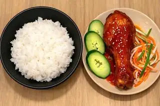 Hình ảnh Cơm đùi gà sốt cay