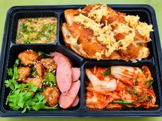 Hình ảnh Bánh mì nướng - pate - thịt nướng