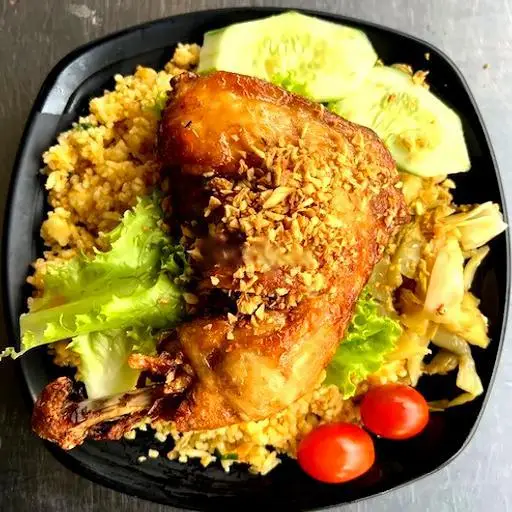 Hình ảnh Cơm Gà Xối Mỡ Góc Tư
