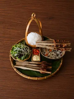 Hình ảnh Bún chả lẫn suất lớn