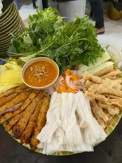 Hình ảnh Nem nướng nha trang suất thường