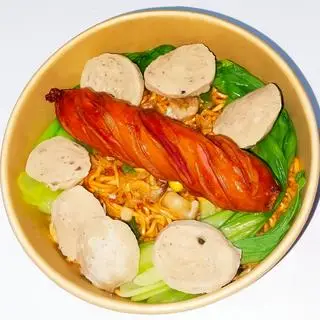 Hình ảnh Mì trộn xúc xích bò viên