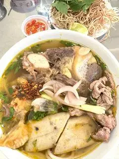 Hình ảnh TÔ ĐẦY ĐỦ SỤN (Tái-Nạm-Gân-Sụn-Chả)