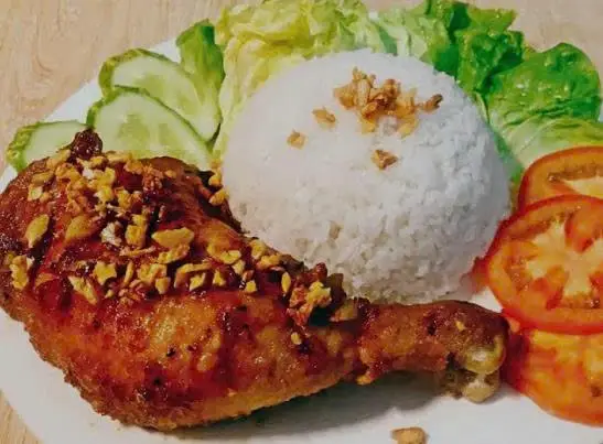 Hình ảnh cơm + gà chiên nước mắm ( bán chạy )