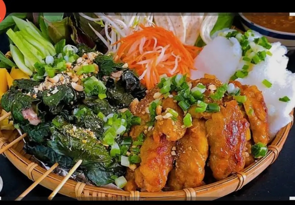 Hình ảnh Mẹt nem nướng - bò lá lốt