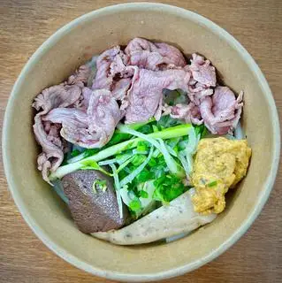 Hình ảnh Bún bò tái chả