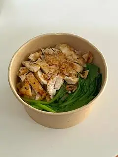 Hình ảnh mì trộn ức gà áp chảo