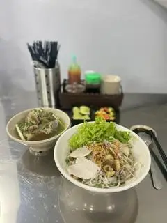 Hình ảnh Hủ Tiếu Mì Tươi Xương Ống