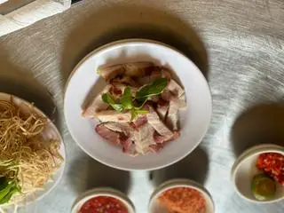 Hình ảnh heo quay thêm