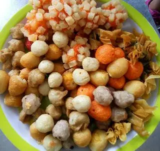 Hình ảnh Combo Cá Viên Chiên Sốt Bơ Tỏi Phần Lớn Tặng 1 Chai Nước