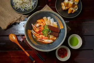 Hình ảnh Càng cua + thập cẩm