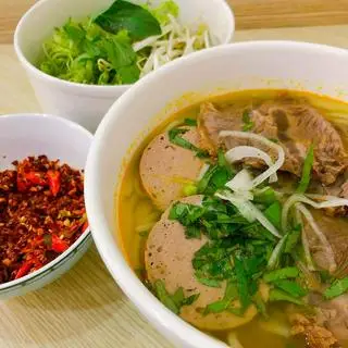 Hình ảnh Bún bò chả - không thịt