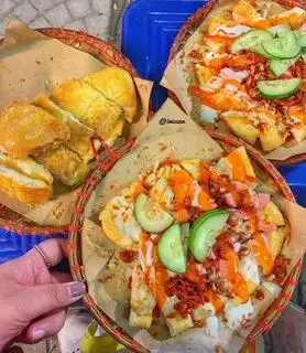 Hình ảnh Bánh mỳ nướng muối ớt đầy đủ + 1 trà sữa thái xanh
