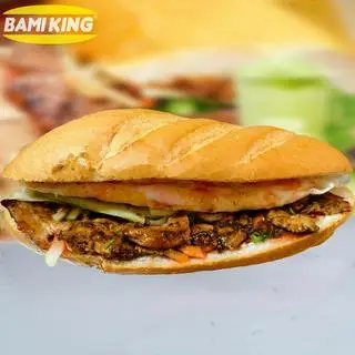 Hình ảnh Bánh Mì Gà Nướng BBQ Trứng Cuộn