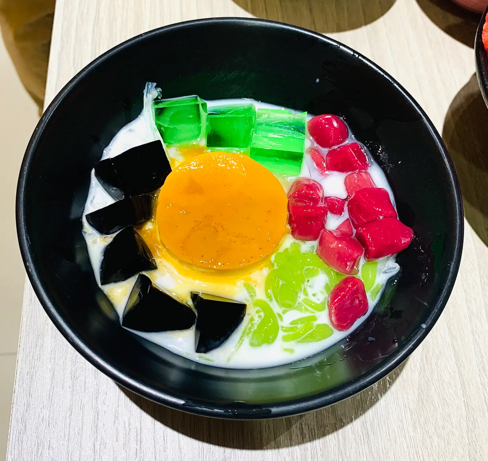 Hình ảnh Chè khoai dẻo bánh flan