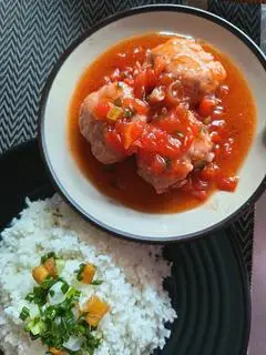 Hình ảnh Cơm Xíu Mại Sốt Cà