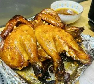 Hình ảnh Bếp có chế biến các món cá , tôm , heo , gà bò , rau , hải sản… thích hợp cho nhóm bạn cùng ăn