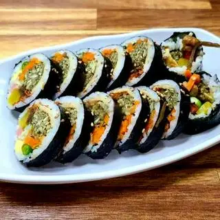 Hình ảnh Cơm cuộn truyền thống