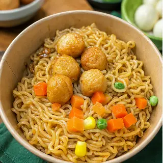 Hình ảnh Mì Trộn Cá Viên Lăn Tròn