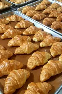 Hình ảnh Bánh sừng trâu trứng muối 