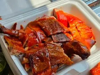 Hình ảnh  1/2 con vịt quay da giòn