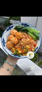 Hình ảnh MÌ Trộn Bánh Bao Trứng Cá Hồi-Trộn Sẵn Sốt Đậm Đà