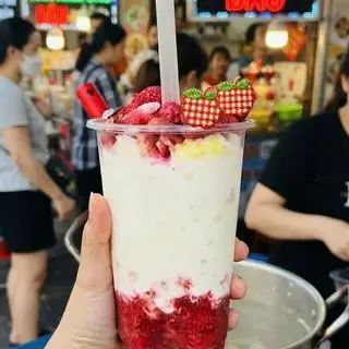 Hình ảnh Sữa Tuyết Vân Nam Dâu Sấy Đà Lạt (M)