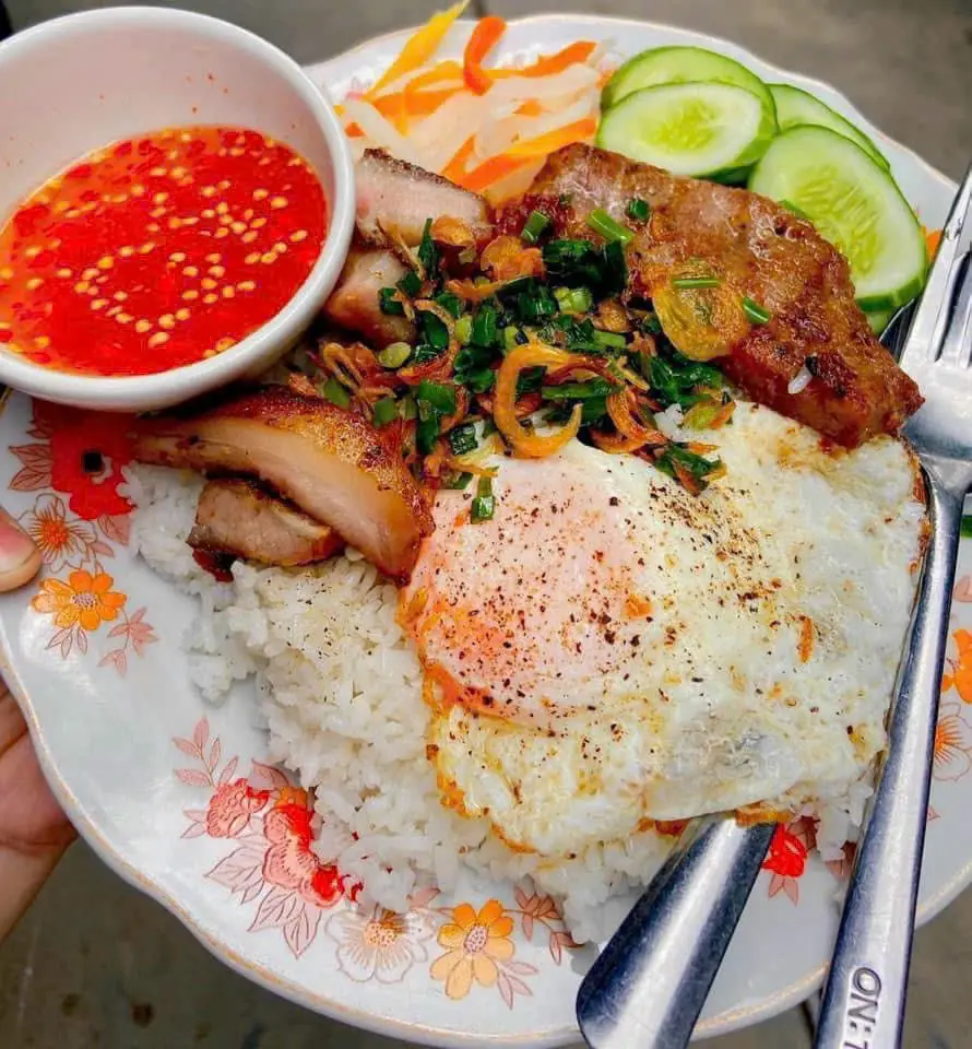 Hình ảnh Cơm thịt nướng + Trứng