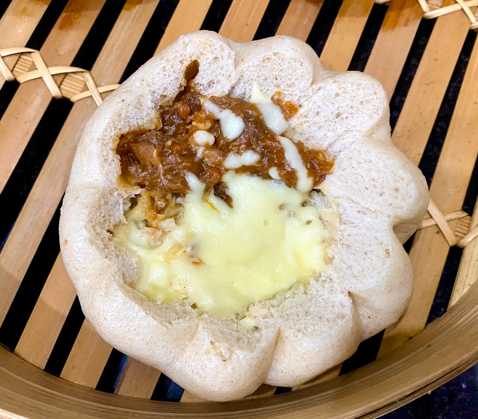 Hình ảnh Bánh bao bò phomai