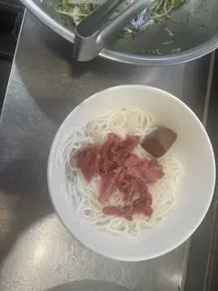 Hình ảnh Bún bò tái