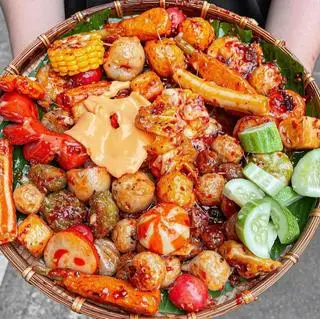 Hình ảnh Mẹt Cá viên chiên nước mắm mix  thập cẩm