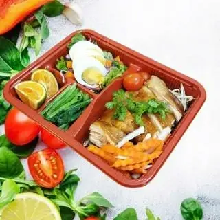 Hình ảnh Gà xì dầu salad bữa ăn lành mạnh