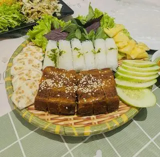 Hình ảnh Bánh Hỏi Heo Quay Thuần Chay 
