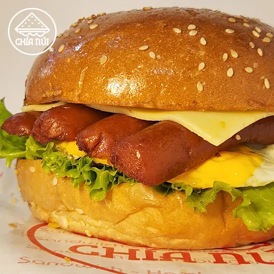 Hình ảnh Burger bò - xúc xích
