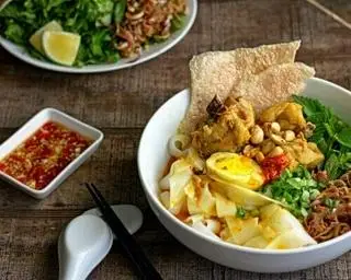 Hình ảnh Mì Quảng Gà Chả Cá  (đặc biệt) (chỉ bán từ 2 phần bất kỳ)