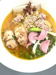 Hình ảnh Bún Bò Giò - Tái
