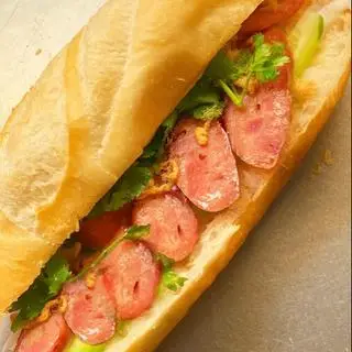 Hình ảnh Bánh mì Lạp xưởng nướng đá 